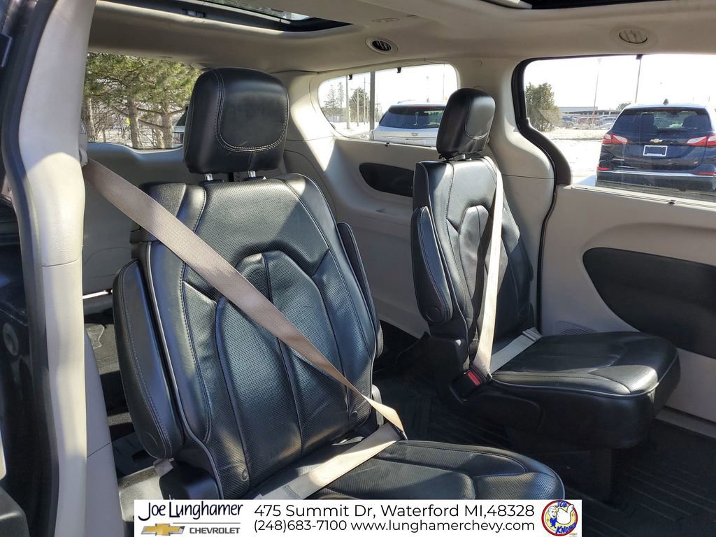 Used 2020 Chrysler Pacifica Limited image 27