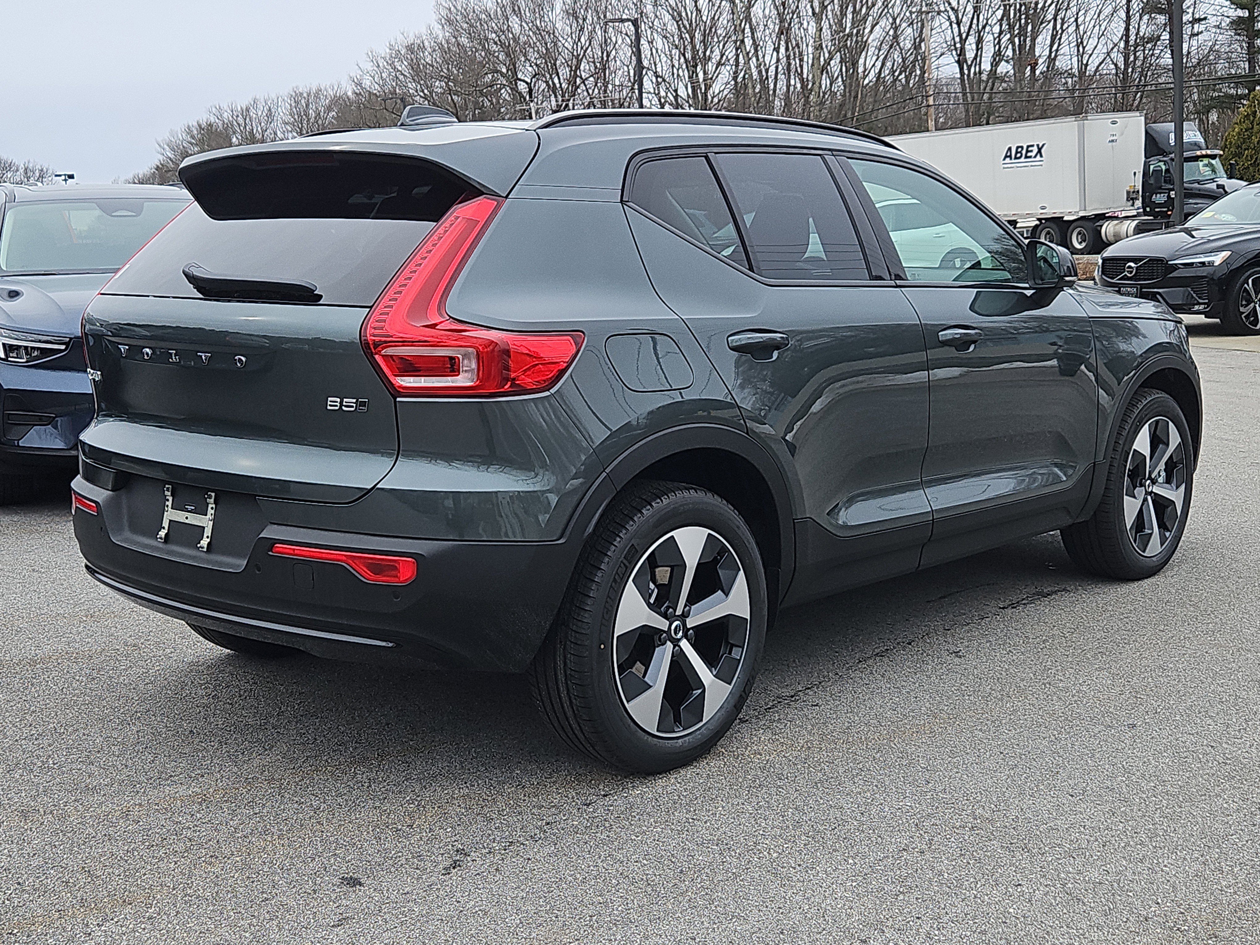 New 2026 Volvo XC40 B5 Core w/ Protection Package Premier image 2