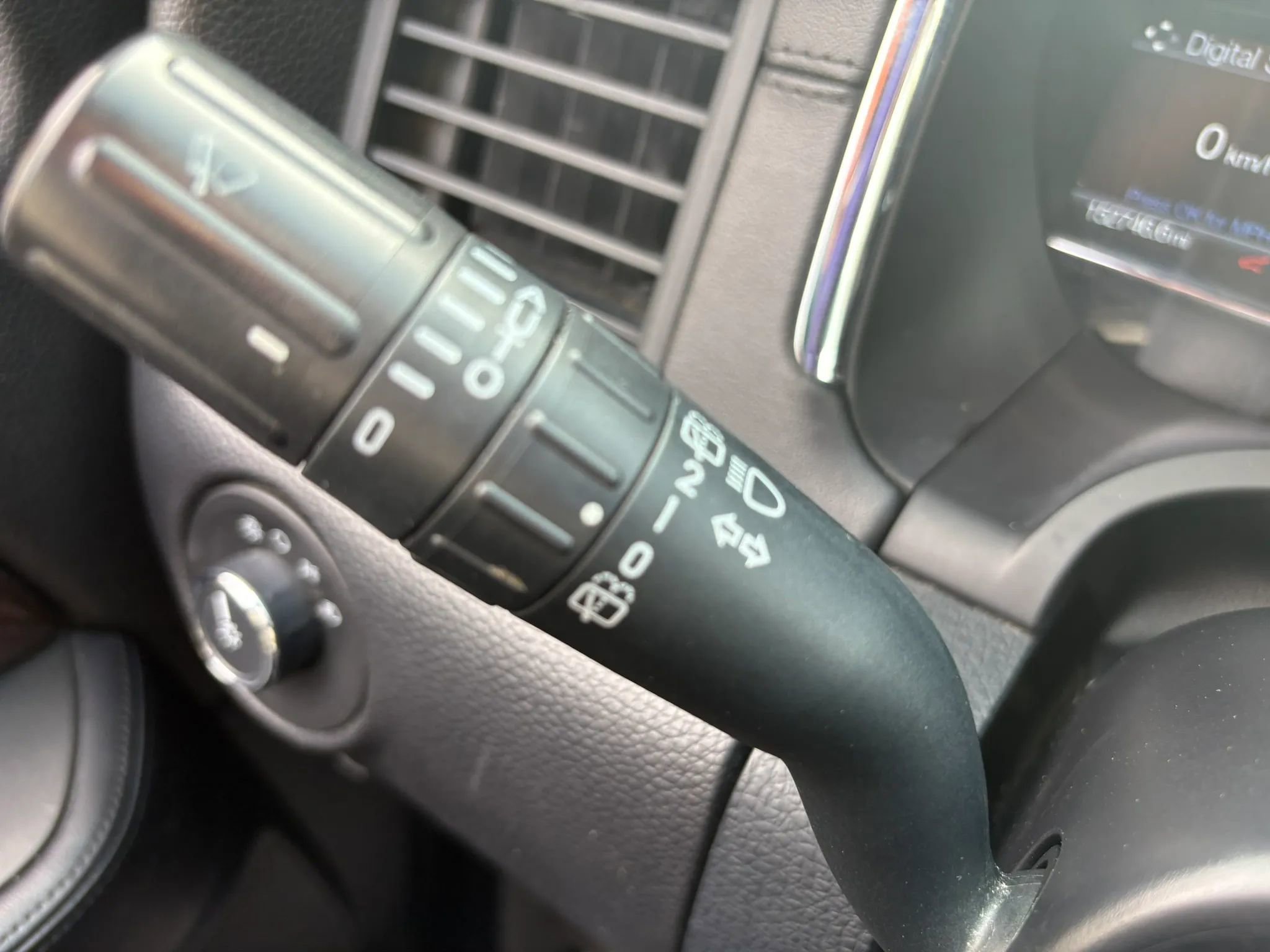 Used 2015 Lincoln Navigator 4WD image 35