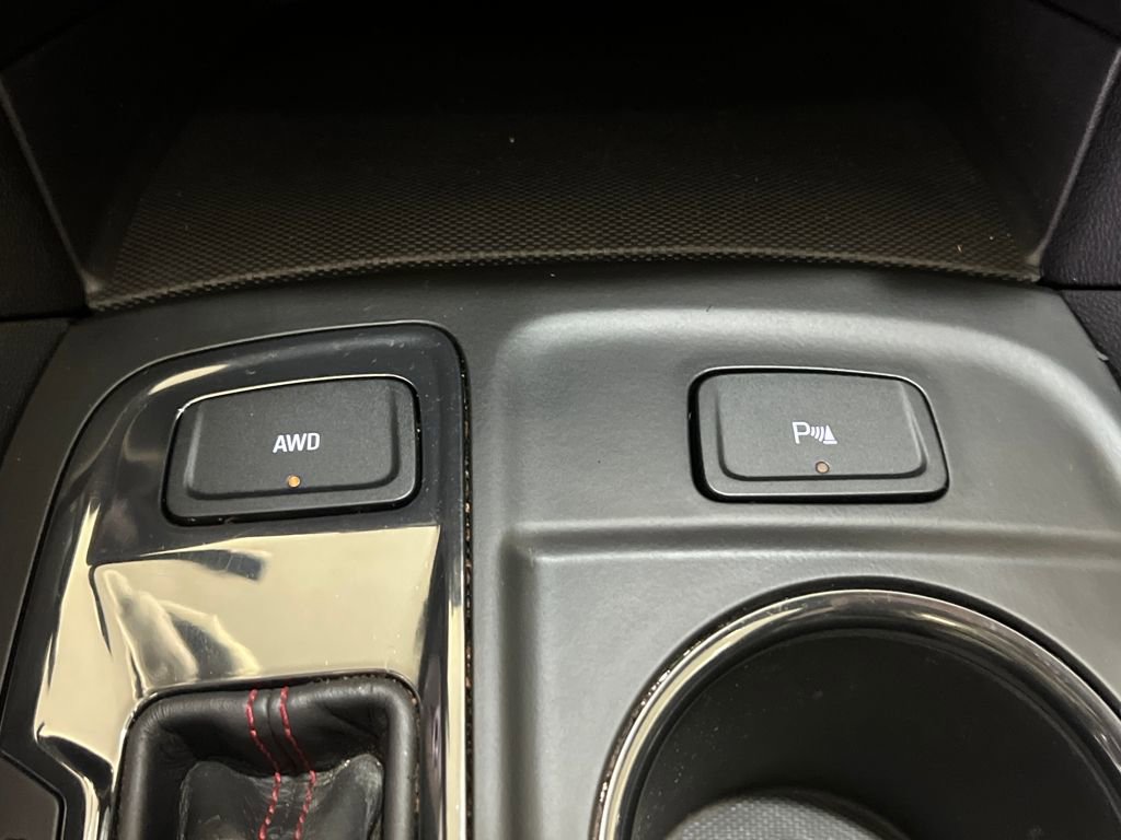 Used 2023 Chevrolet Equinox RS w/ RS Leather Package image 30