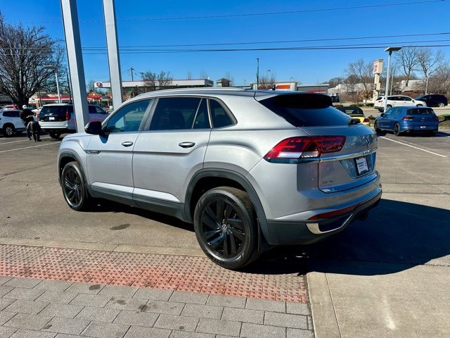 Certified 2022 Volkswagen Atlas Cross Sport SE w/ Panoramic Sunroof Package image 5