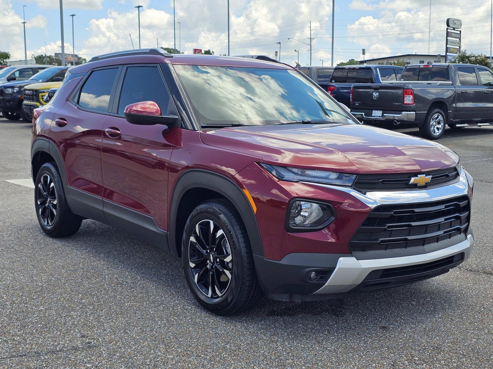 Used 2023 Chevrolet TrailBlazer LT w/ Convenience Package FWD image 5