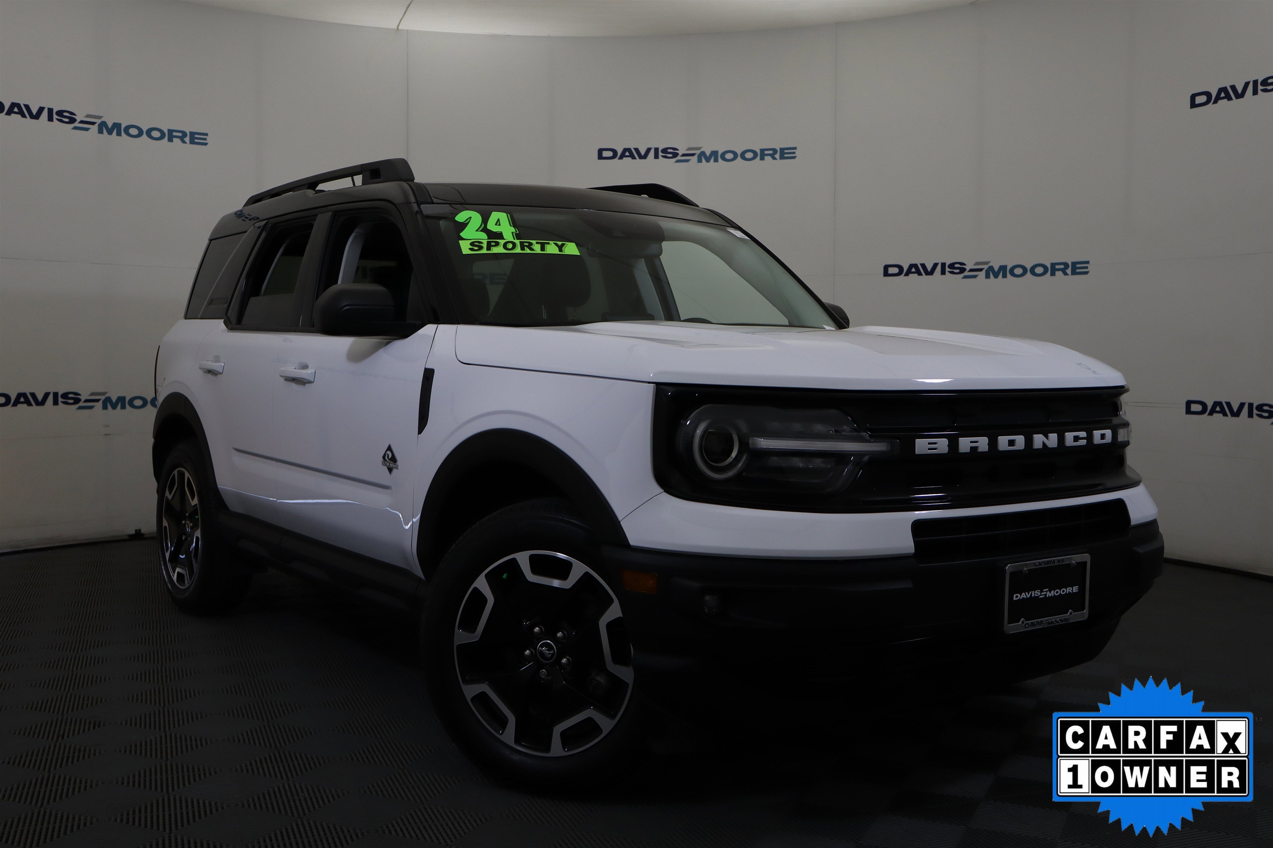 Used 2024 Ford Bronco Sport Outer Banks image 2