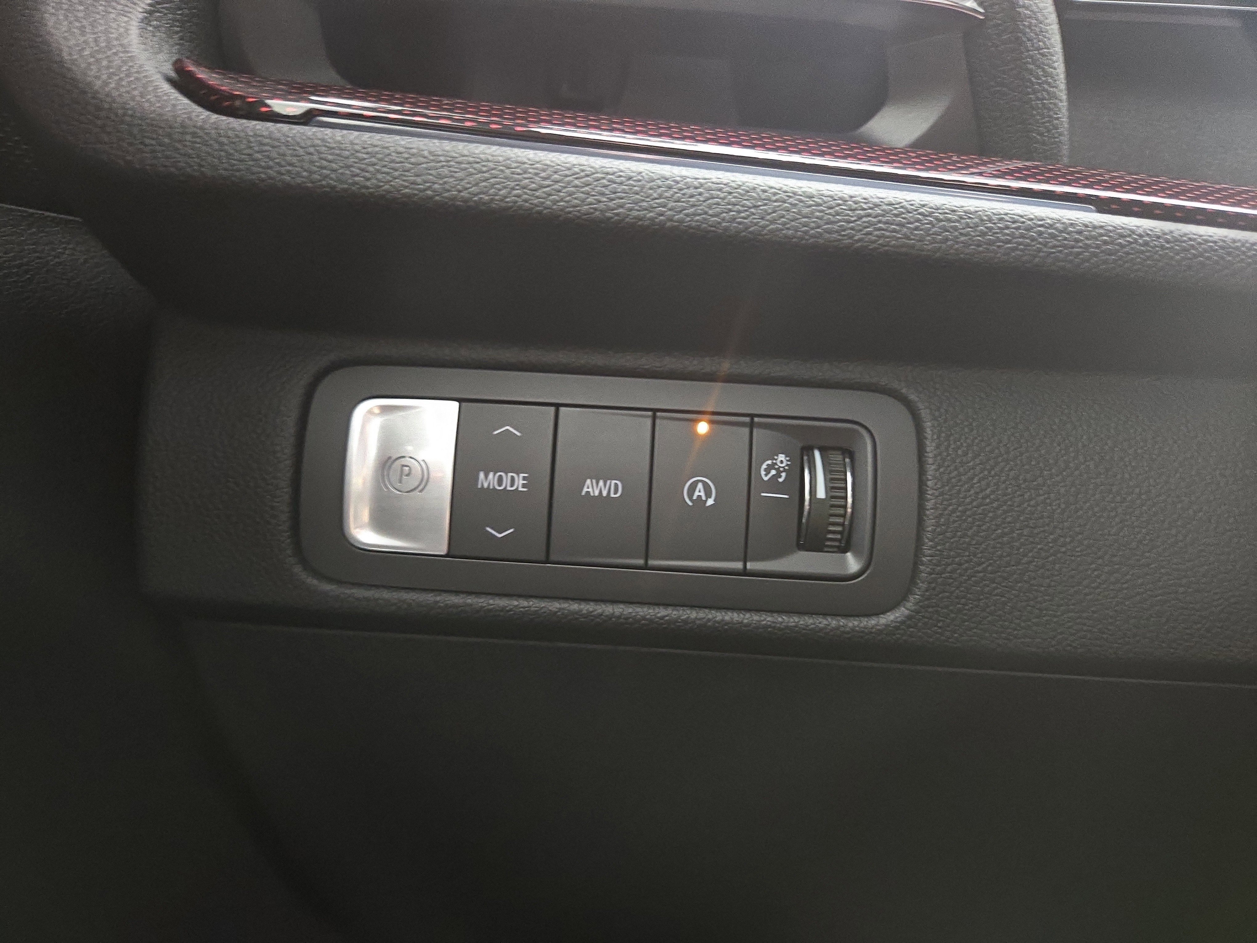 Certified 2025 Chevrolet Traverse RS w/ LPO, Floor Liner Package AWD/4WD image 32