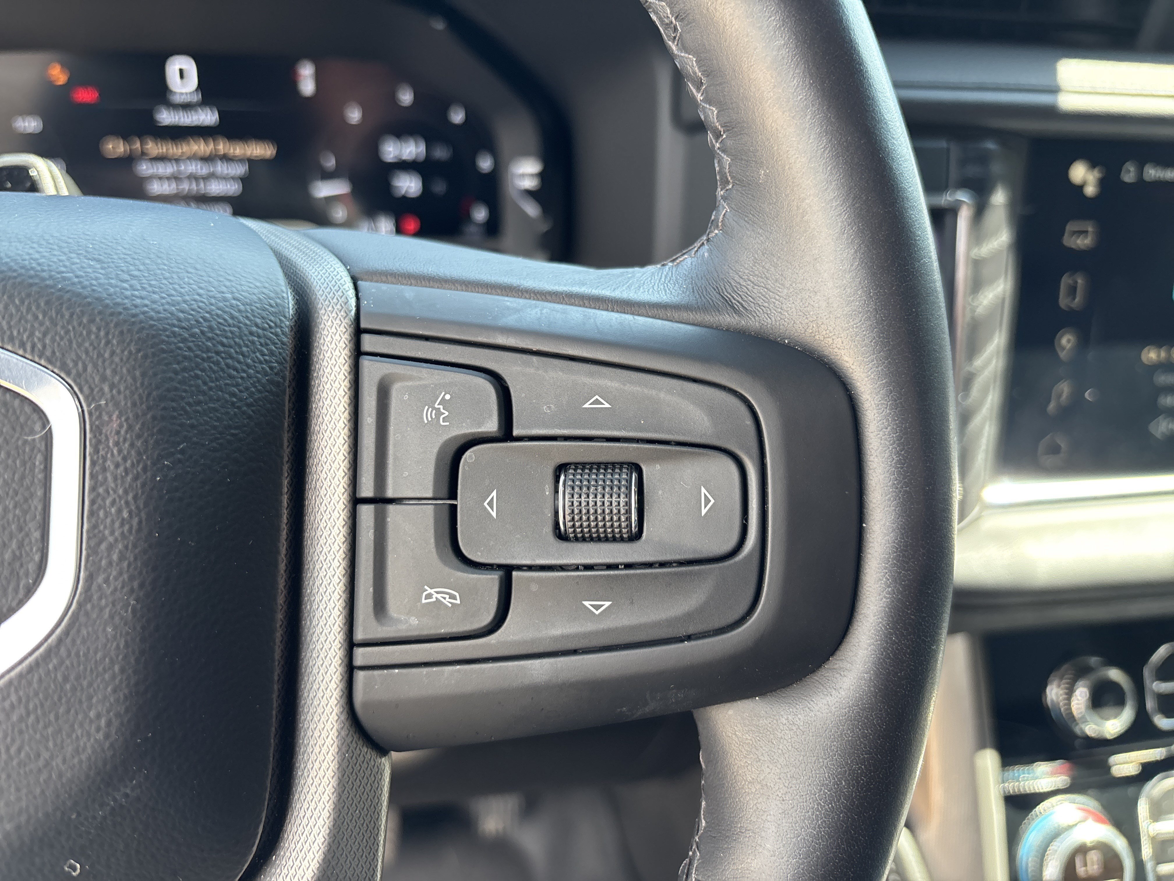 Used 2024 GMC Yukon Denali w/ Denali Reserve Package AWD/4WD image 17