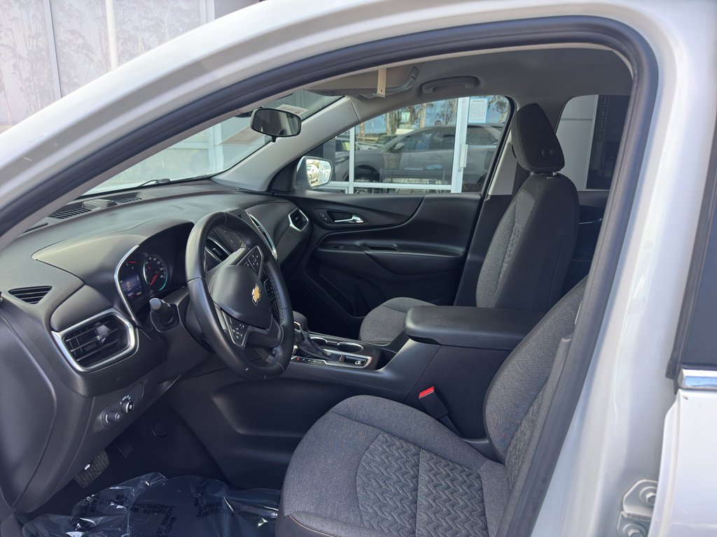 Used 2023 Chevrolet Equinox LT image 4