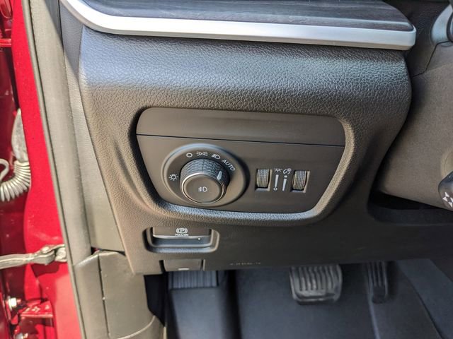 Used 2023 Jeep Grand Cherokee Limited w/ Luxury Tech Group II image 32