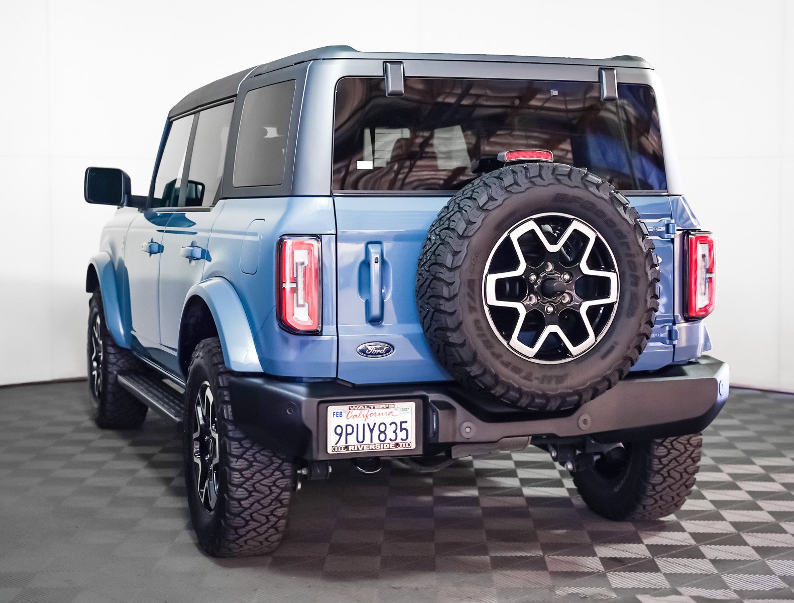 Used 2024 Ford Bronco Outer Banks image 2