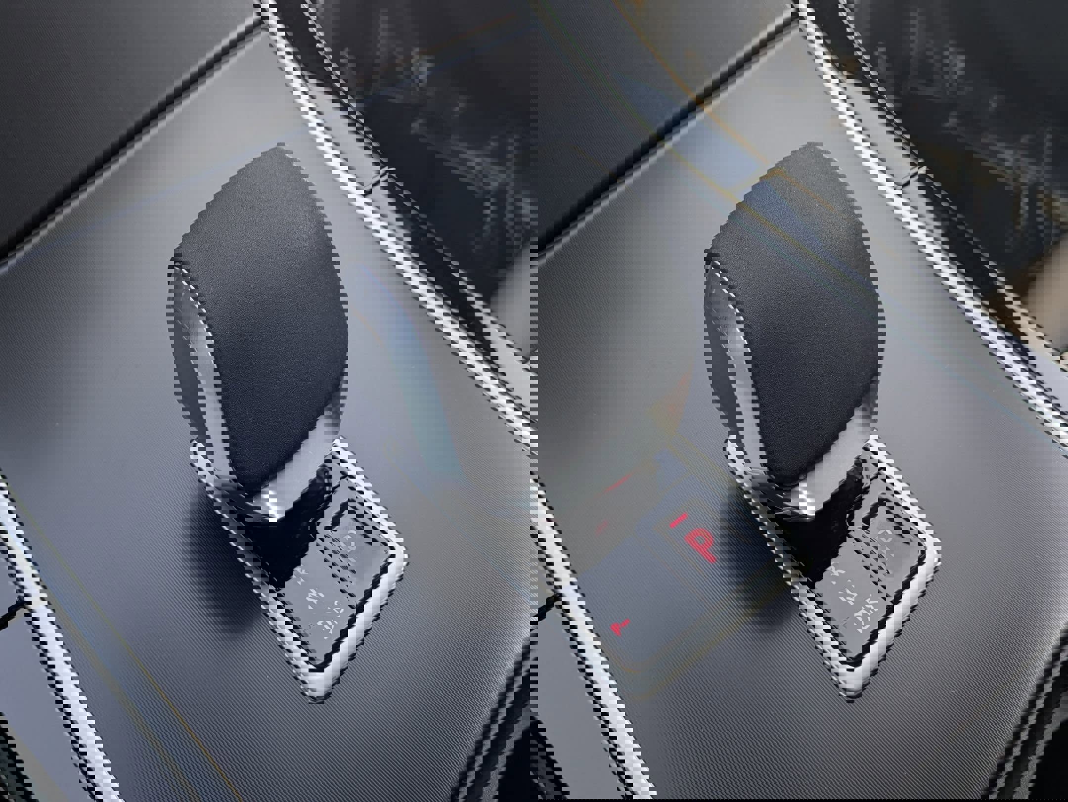 New 2026 Land Rover Range Rover Velar Dynamic SE AWD/4WD image 16