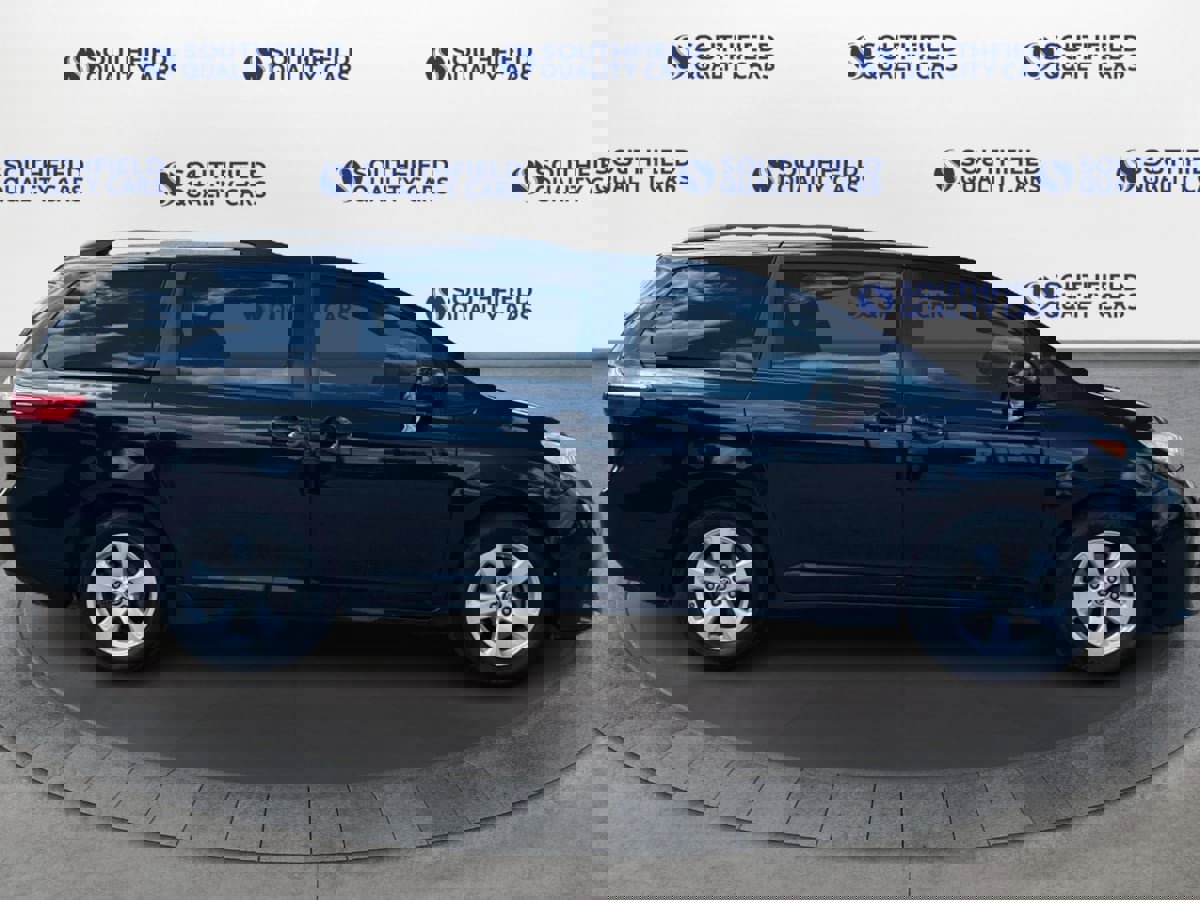 Used 2020 Toyota Sienna LE image 8