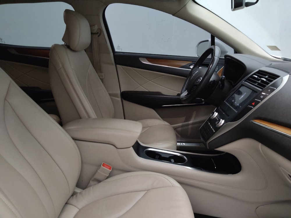 Used 2019 Lincoln MKC Select w/ Select Plus Package FWD image 21