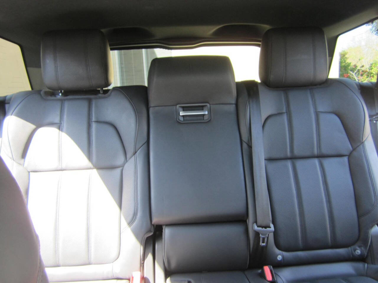 Used 2017 Land Rover Range Rover Sport HSE image 19