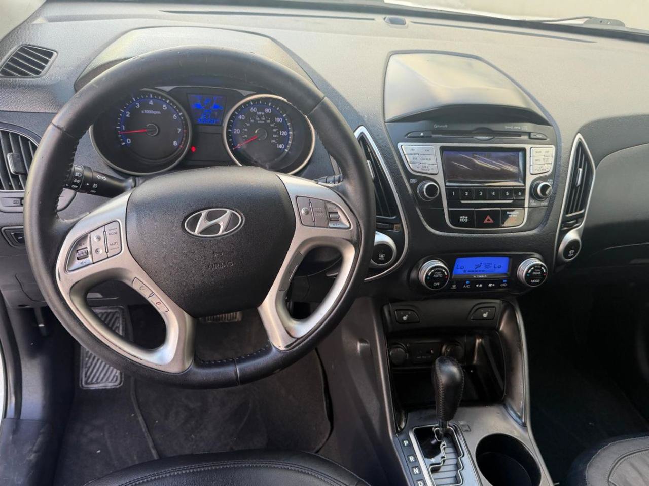 Used 2012 Hyundai Tucson Limited FWD image 15
