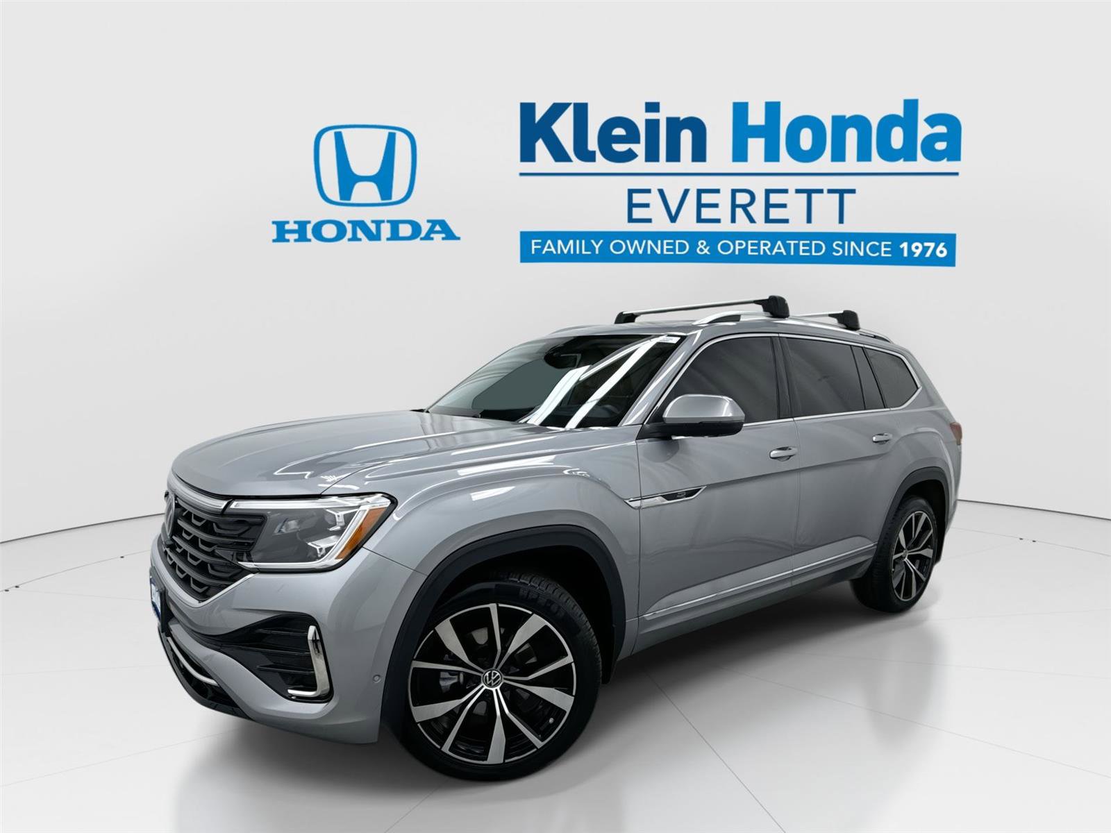 Used 2024 Volkswagen Atlas SEL Premium R-Line image 1