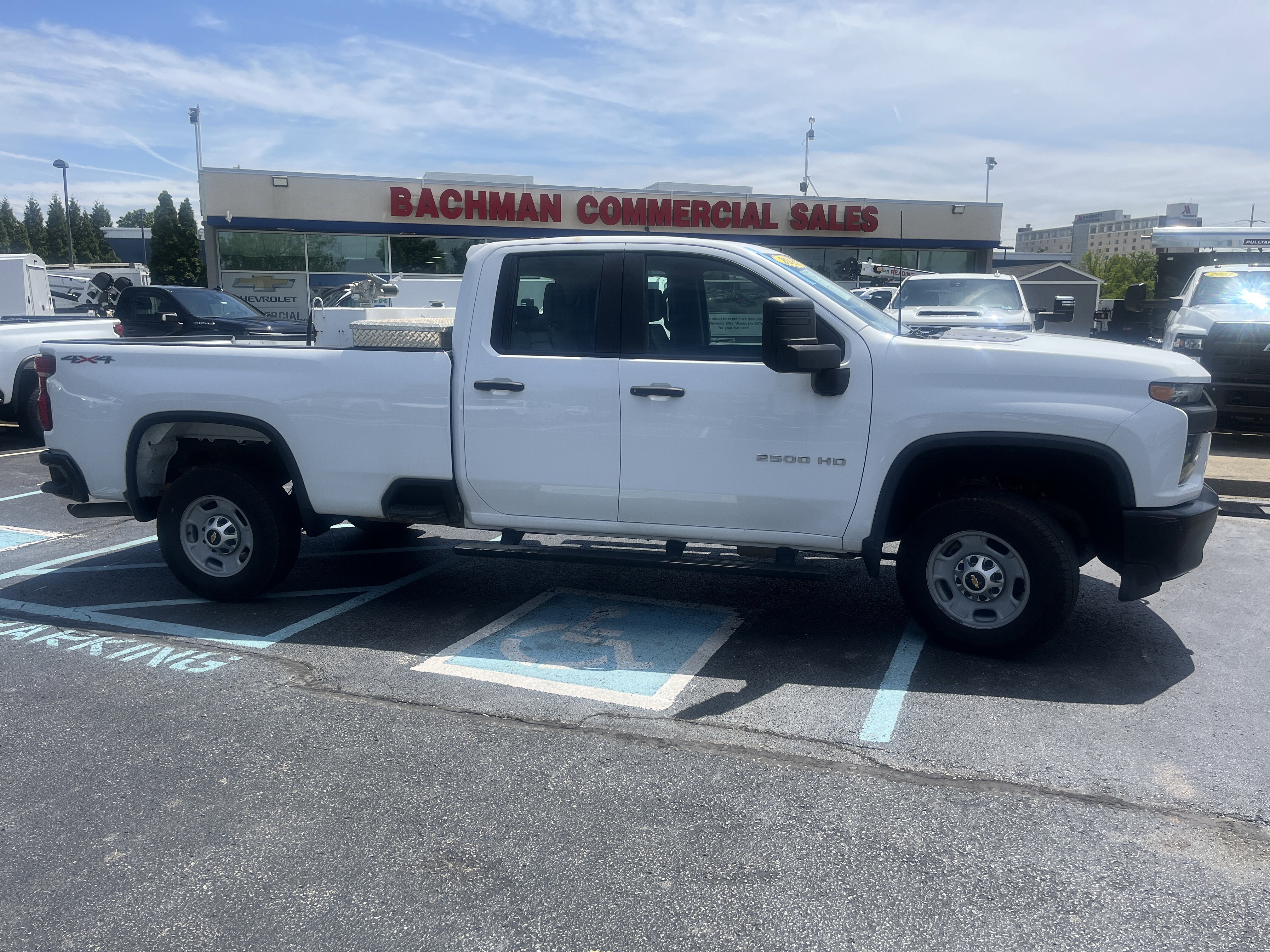 Used 2021 Chevrolet Silverado 2500 W/T RWD image 2