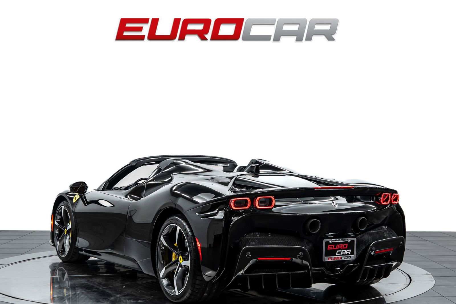 Used 2023 Ferrari SF90 Spider AWD/4WD image 4