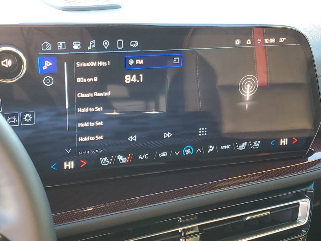 Used 2025 Chevrolet Traverse RS w/ LPO, Floor Liner Package image 17