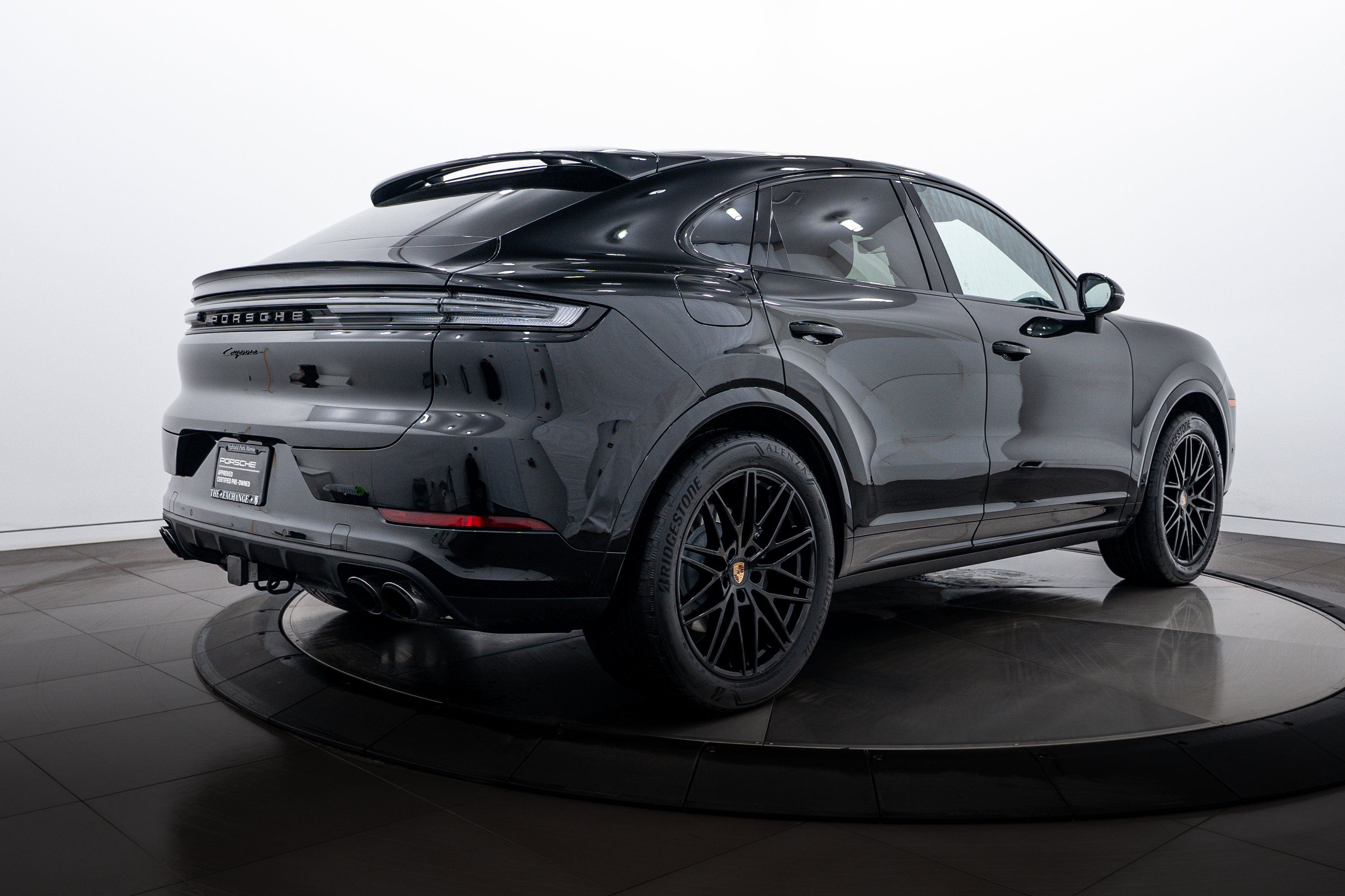 Certified 2025 Porsche Cayenne Coupe image 7