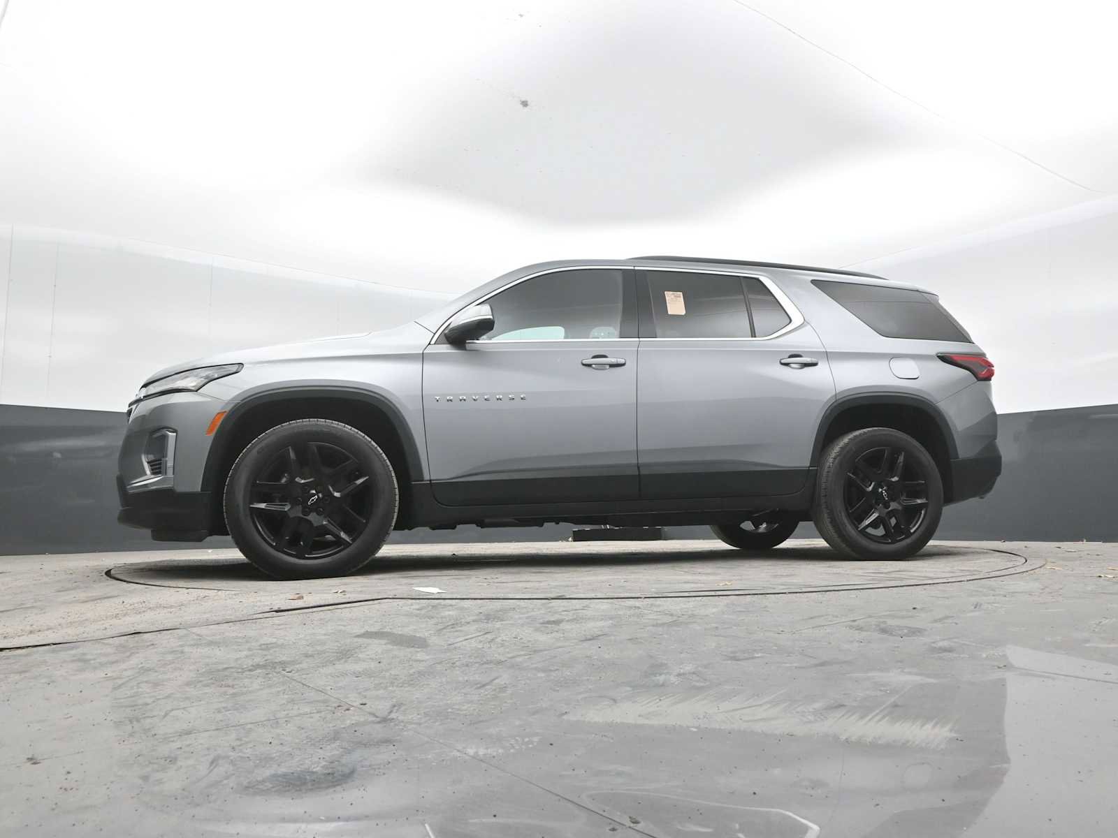 Used 2023 Chevrolet Traverse LT FWD image 25