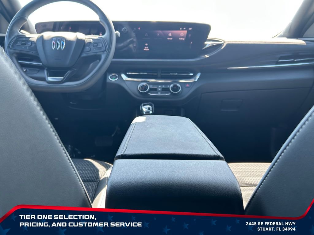 Used 2025 Buick Envista Sport Touring w/ Convenience II Package FWD image 15