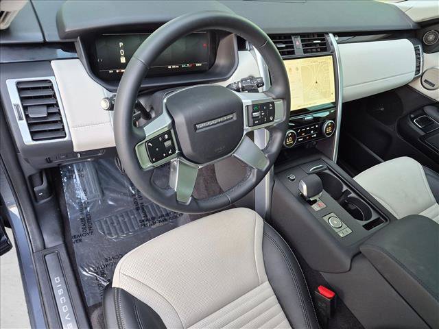 Certified 2025 Land Rover Discovery S AWD/4WD image 10