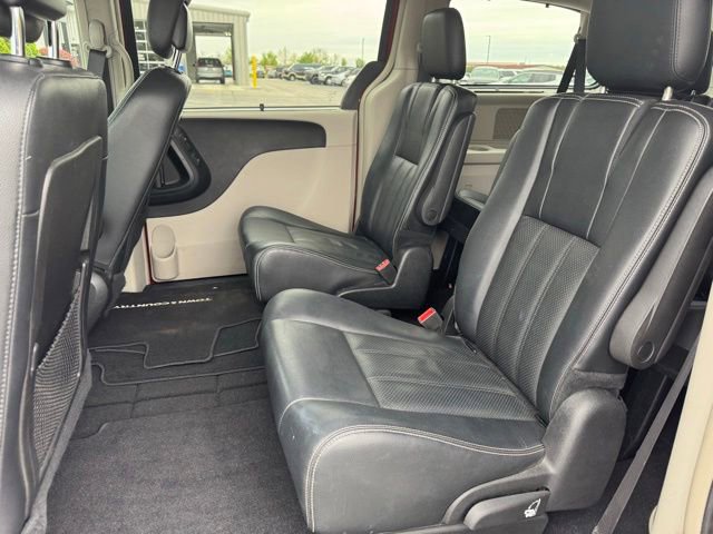 Used 2015 Chrysler Town & Country Touring-L w/ Driver Convenience Group FWD image 12