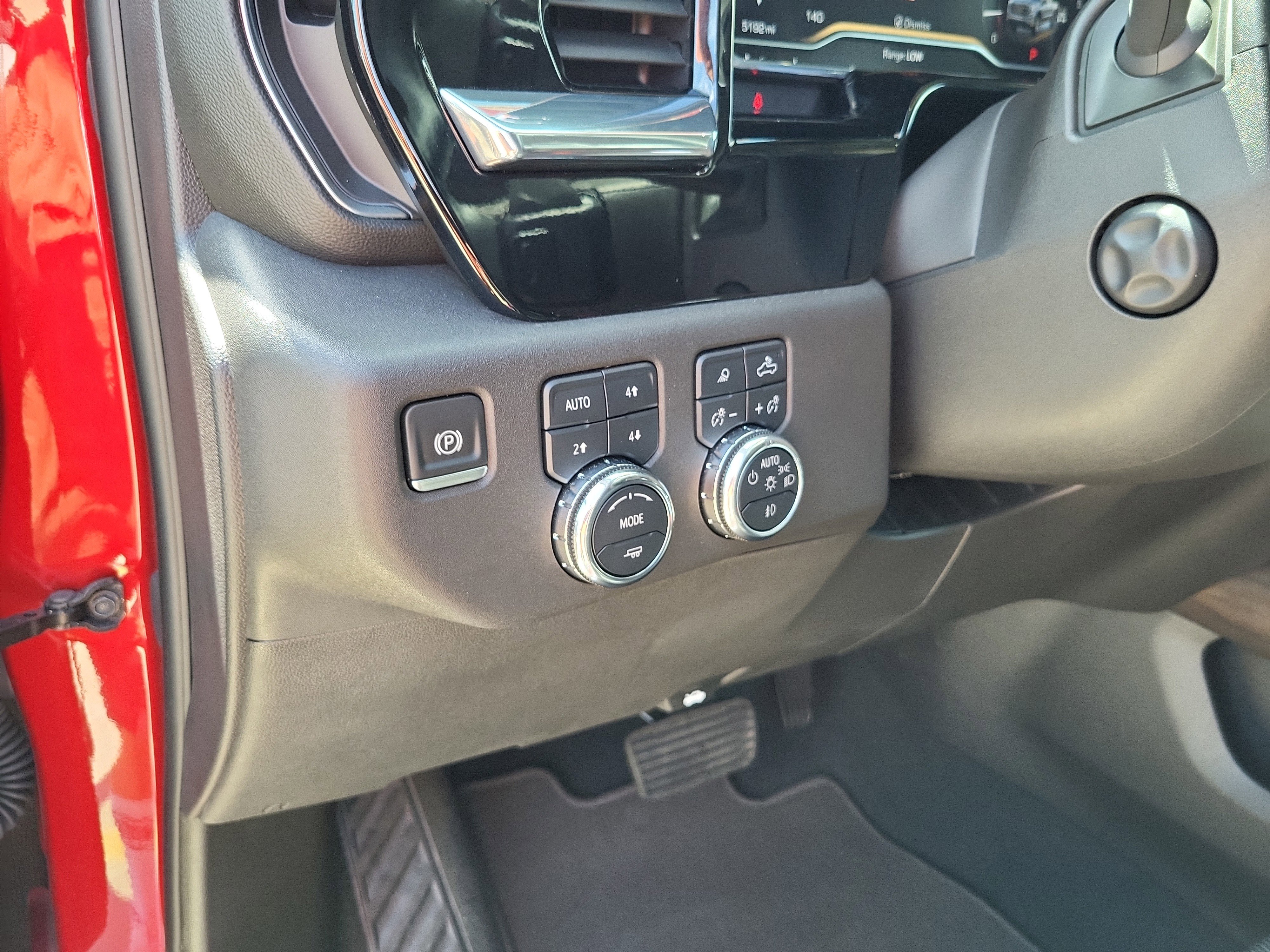 Used 2025 GMC Sierra 1500 SLT image 17