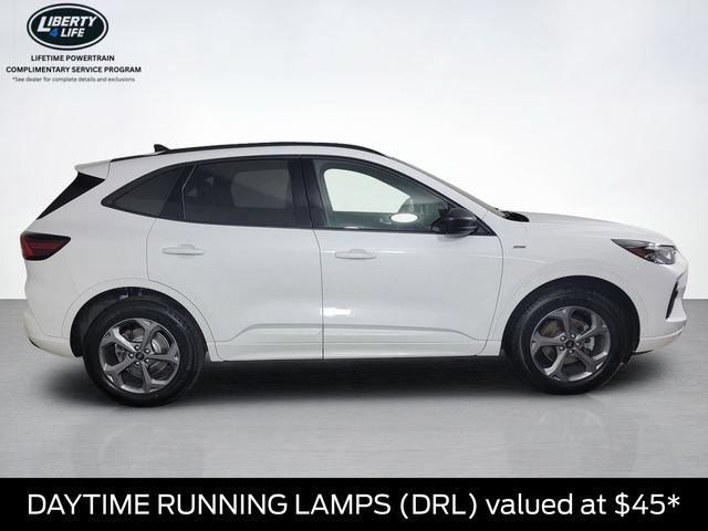 Certified 2023 Ford Escape ST-Line AWD/4WD image 2