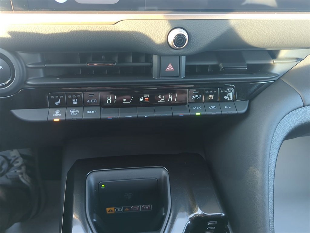 Used 2025 Toyota Crown Signia image 19