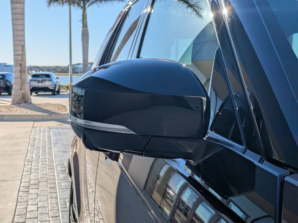 New 2026 Land Rover Discovery Limited Edition image 11