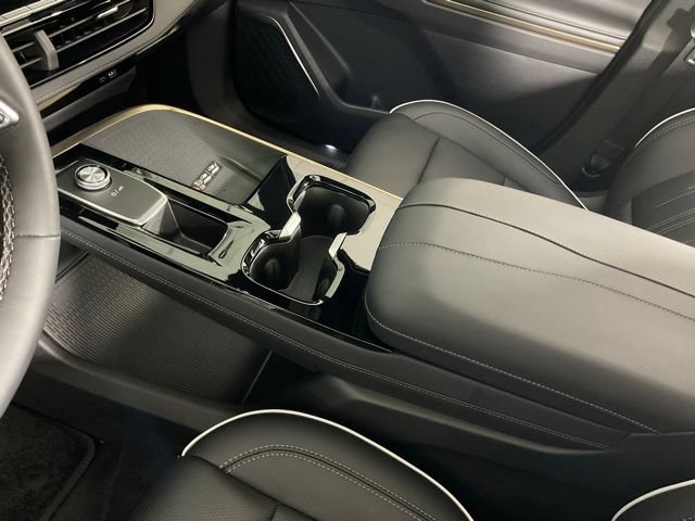 Used 2025 Buick Enclave Avenir w/ Super Cruise Package FWD image 17