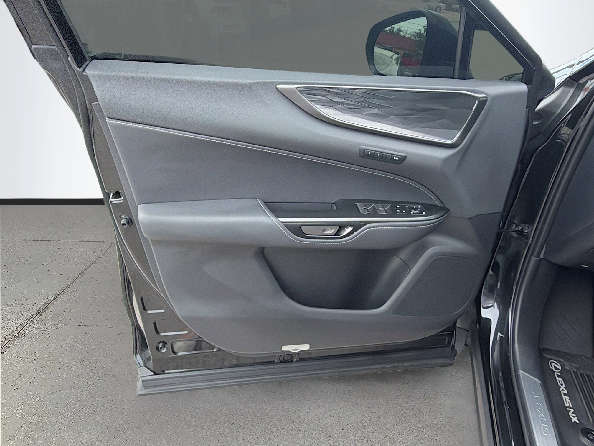 Used 2025 Lexus NX 250 FWD w/ Accessory Package (2T) image 22