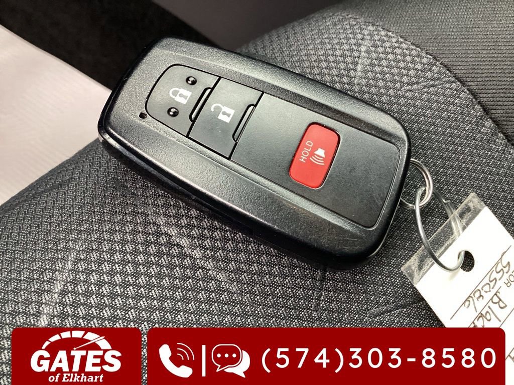Used 2025 Toyota RAV4 XLE AWD/4WD image 29