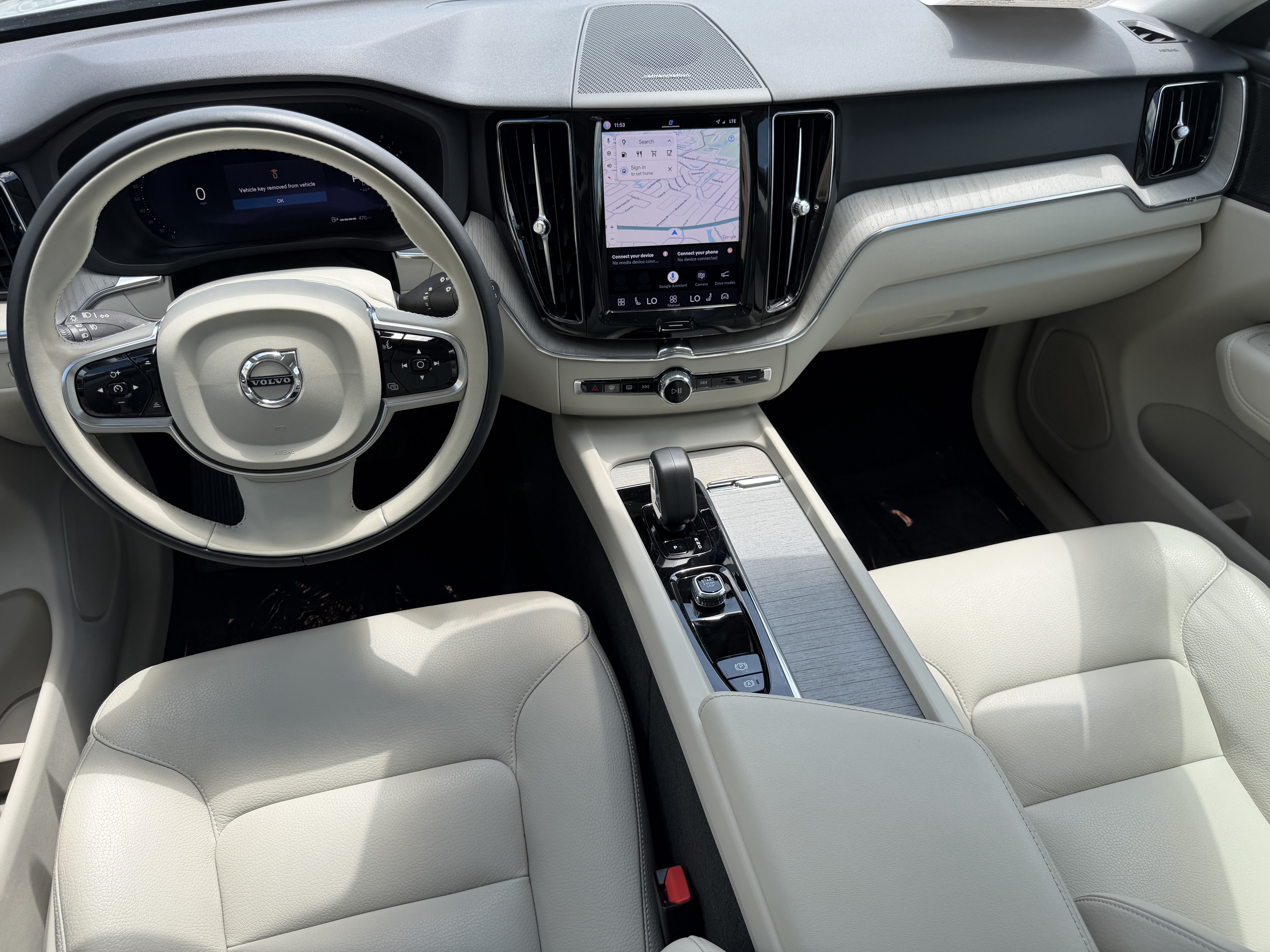 Certified 2024 Volvo XC60 B5 Plus w/ Protection Package Premier AWD/4WD image 13