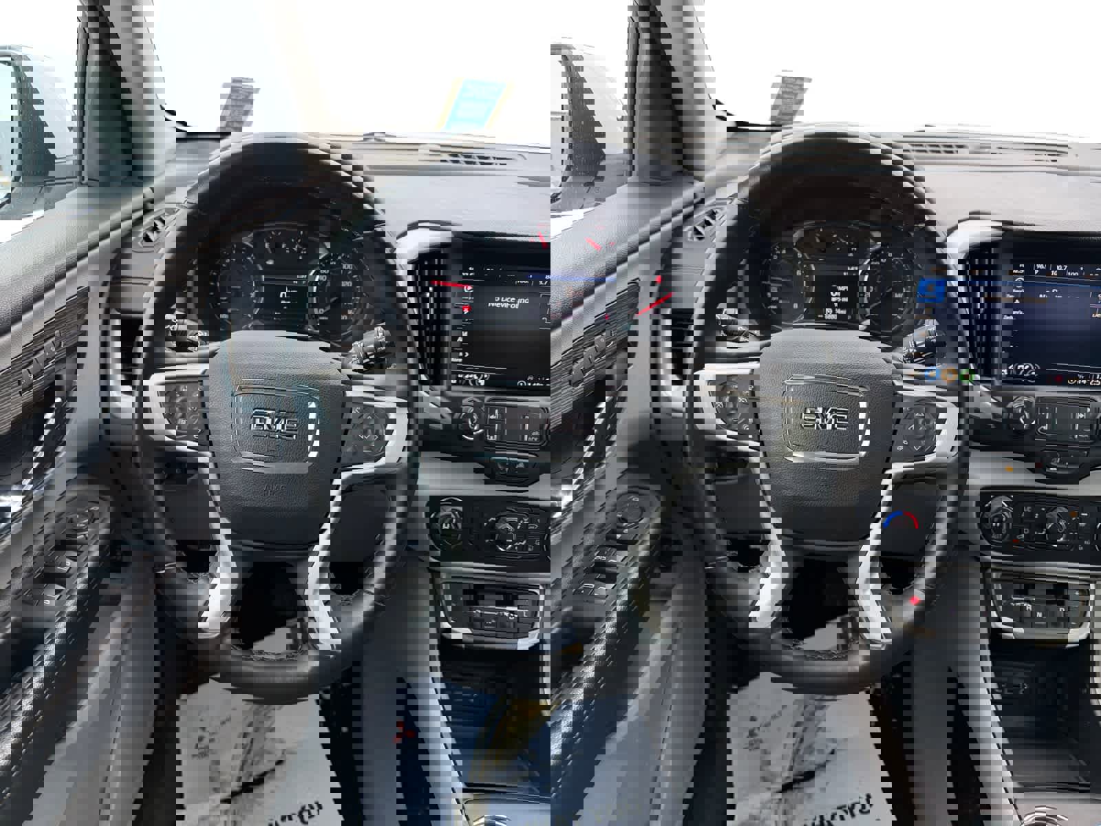 Used 2023 GMC Terrain SLT image 13