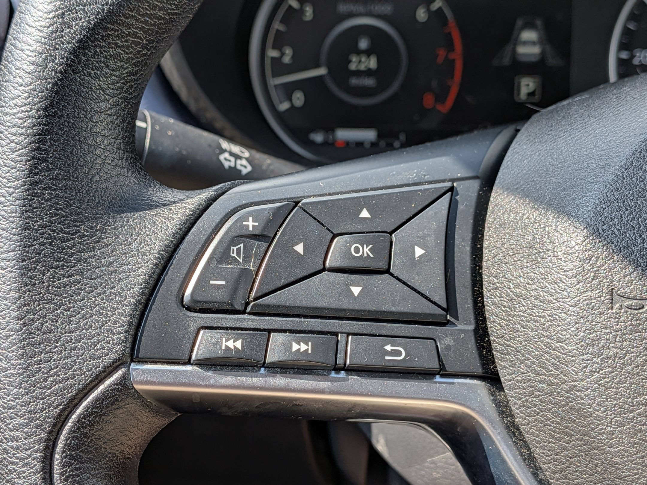Used 2024 Nissan Versa SV FWD image 17