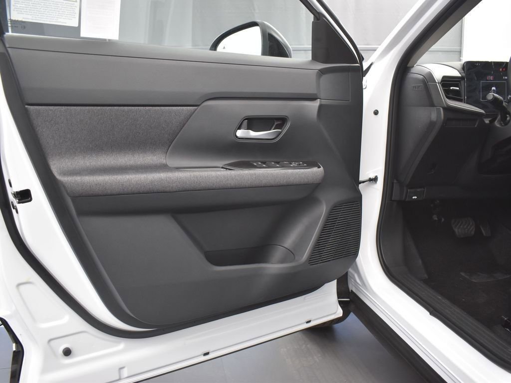 New 2026 Nissan Kicks SV w/ SV Premium Package image 27