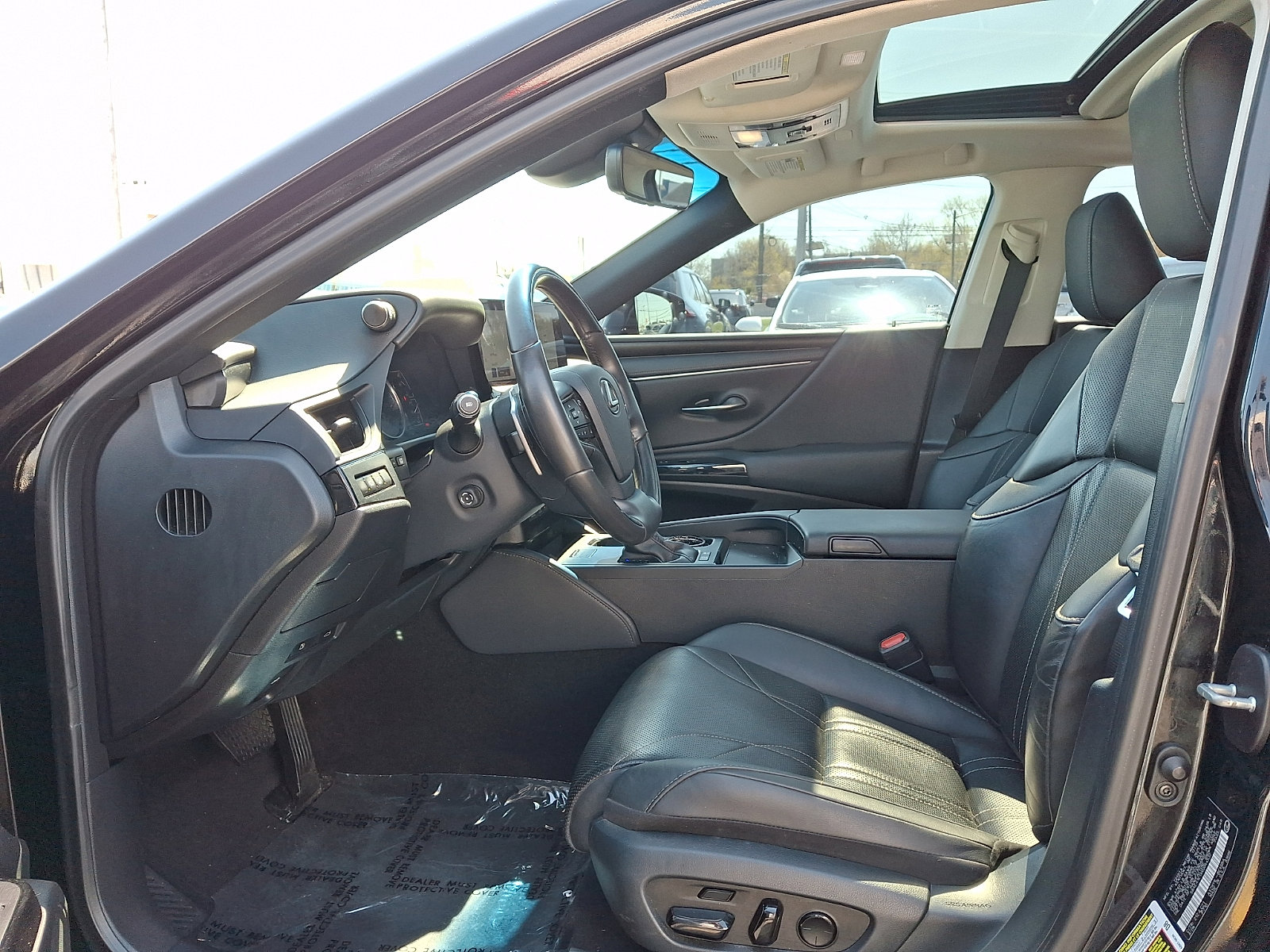 Used 2024 Lexus ES 300h w/ Technology Package image 13