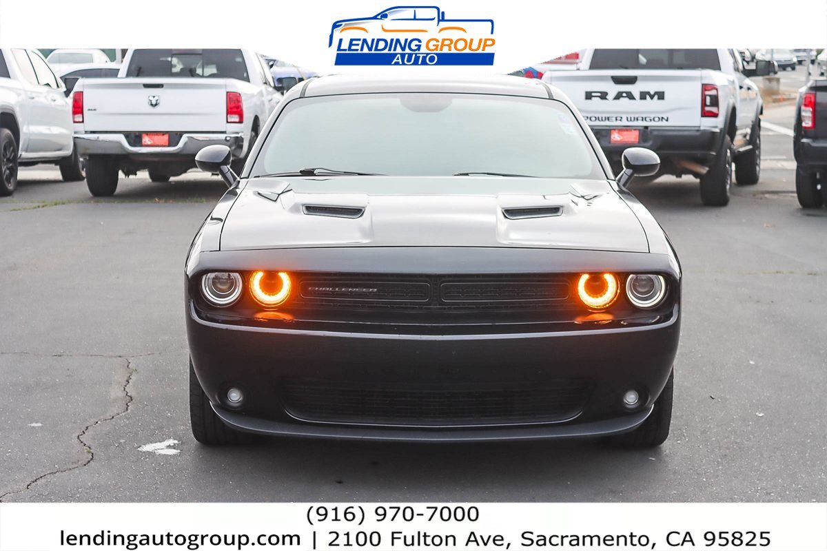 Used 2018 Dodge Challenger SXT w/ Blacktop Package image 6