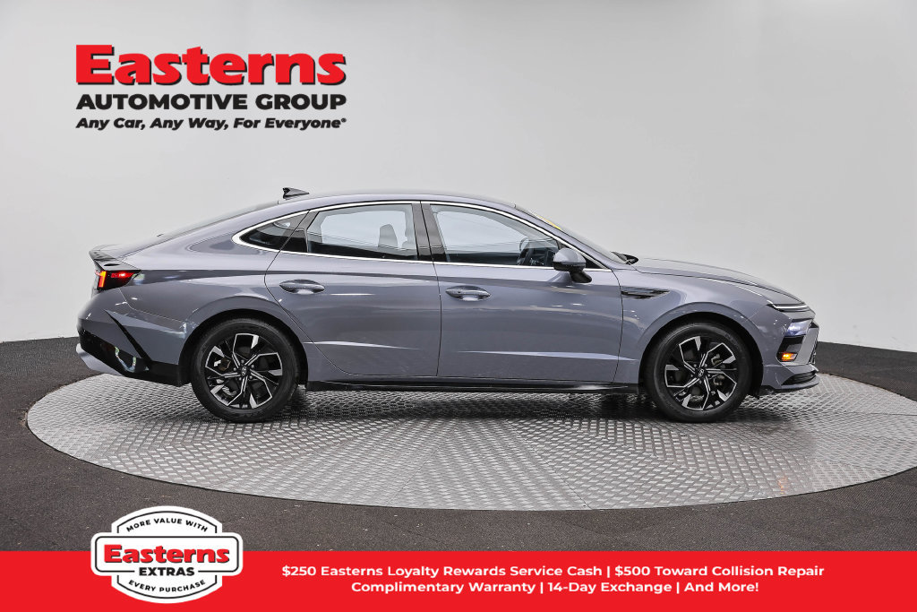 Used 2024 Hyundai Sonata SEL FWD image 5