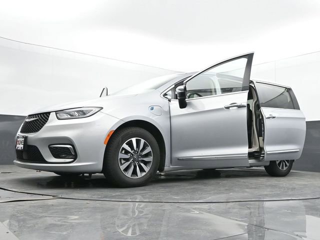 Used 2023 Chrysler Pacifica Limited FWD image 74