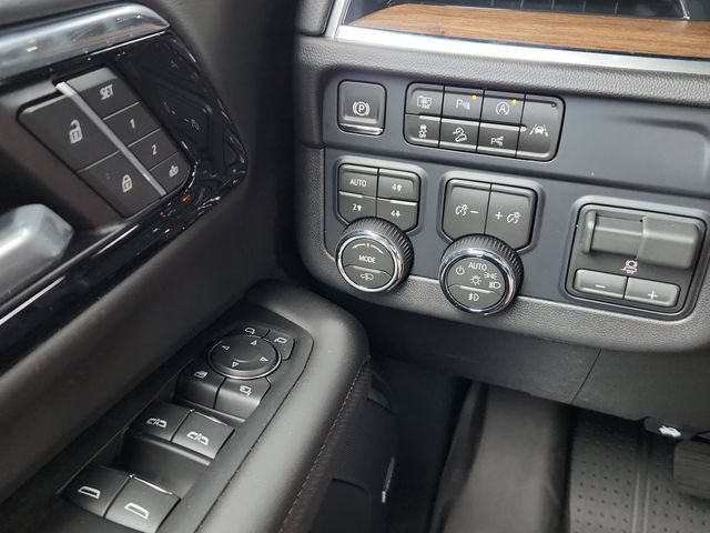 New 2026 Chevrolet Suburban High Country AWD/4WD image 23