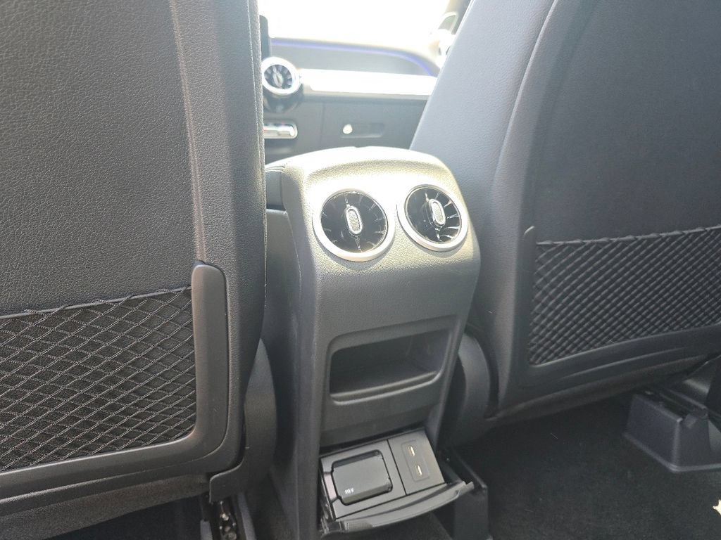 New 2026 Mercedes-Benz GLB 250 4MATIC image 25