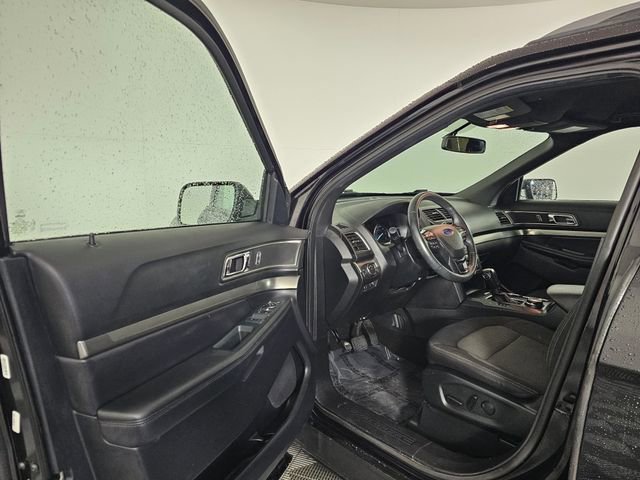 Used 2019 Ford Explorer XLT w/ Equipment Group 201A image 24
