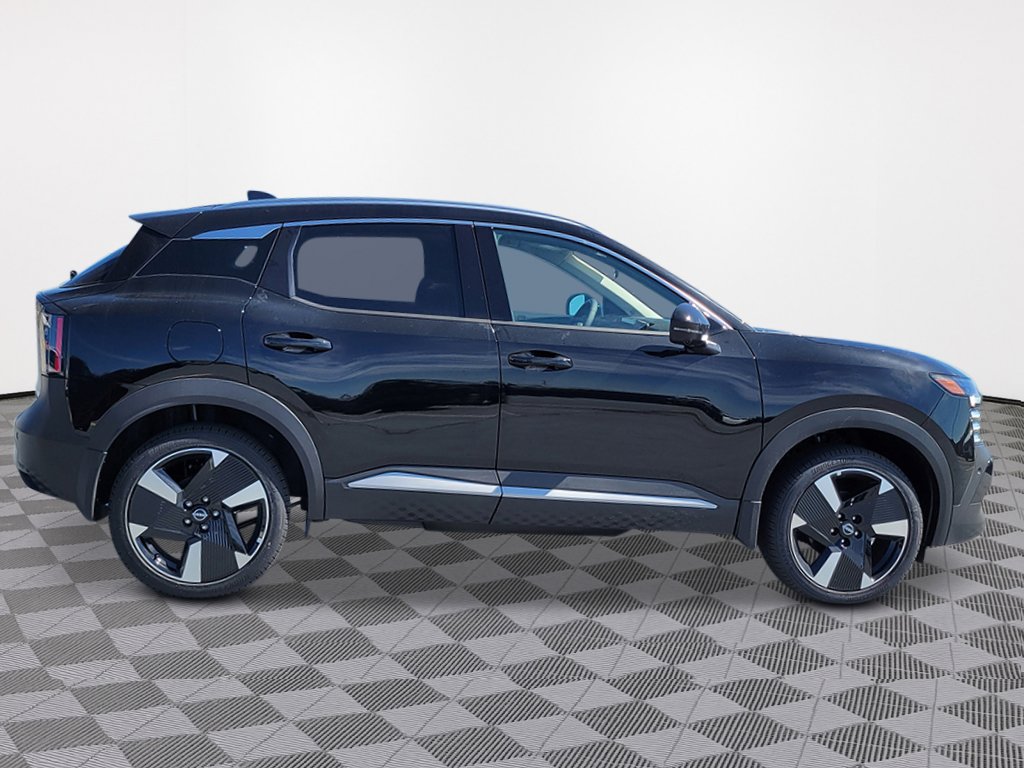 New 2025 Nissan Kicks SR image 2