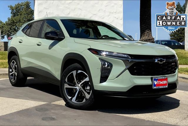 Used 2024 Chevrolet Trax RS w/ Sunroof Package image 2