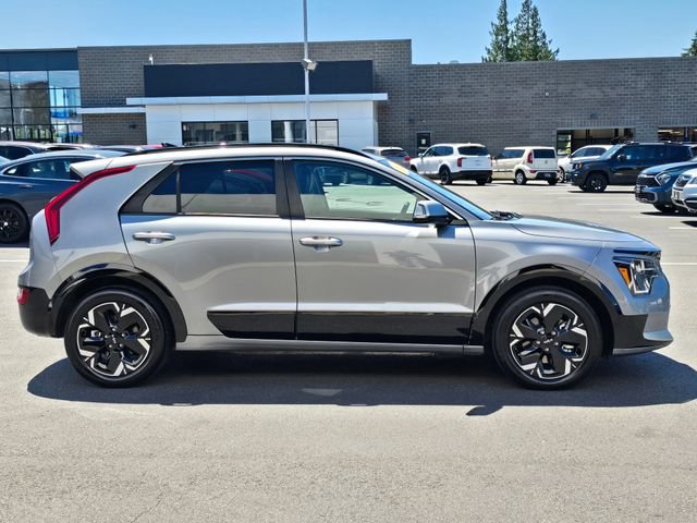 Certified 2023 Kia Niro Wave w/ Wave Preserve Package FWD image 7