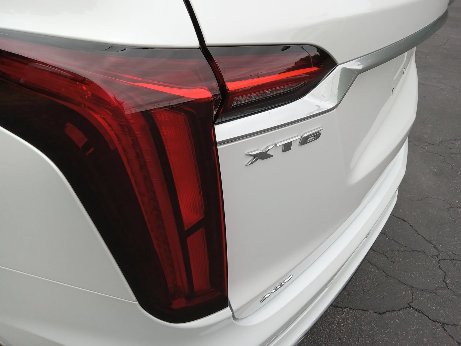 Used 2024 Cadillac XT6 Premium Luxury w/ Technology Package AWD/4WD image 8