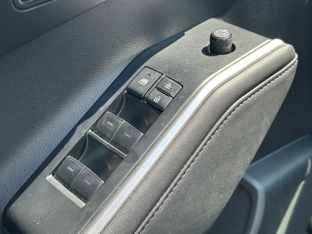 Used 2023 Toyota Highlander XLE image 26