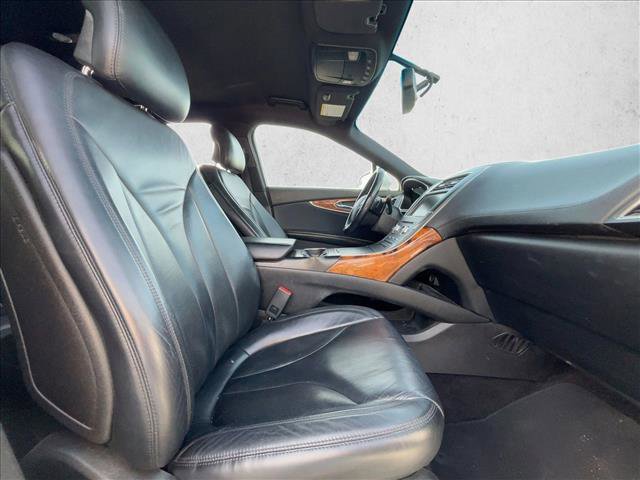 Used 2016 Lincoln MKX Select image 19